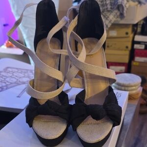 Shoe Dazzle Black and Cream Bow Heels